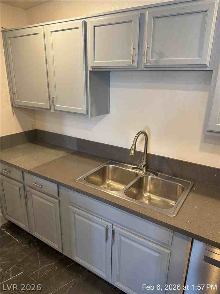 2812 Richfield Blvd - Photo 3 of 30