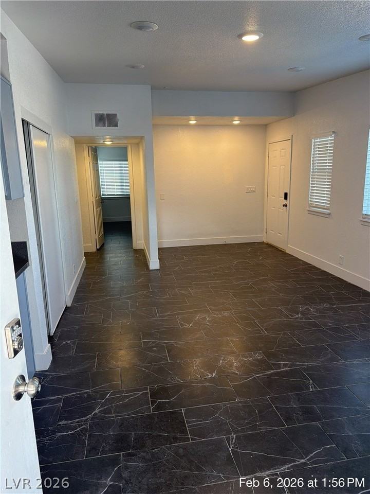 2812 Richfield Blvd - Photo 6 of 30