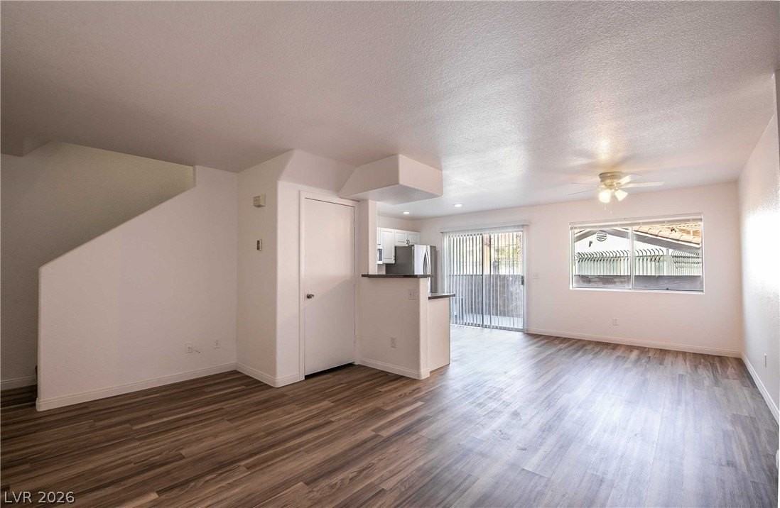 3280 Cheyenne Gardens Way - Photo 2 of 22