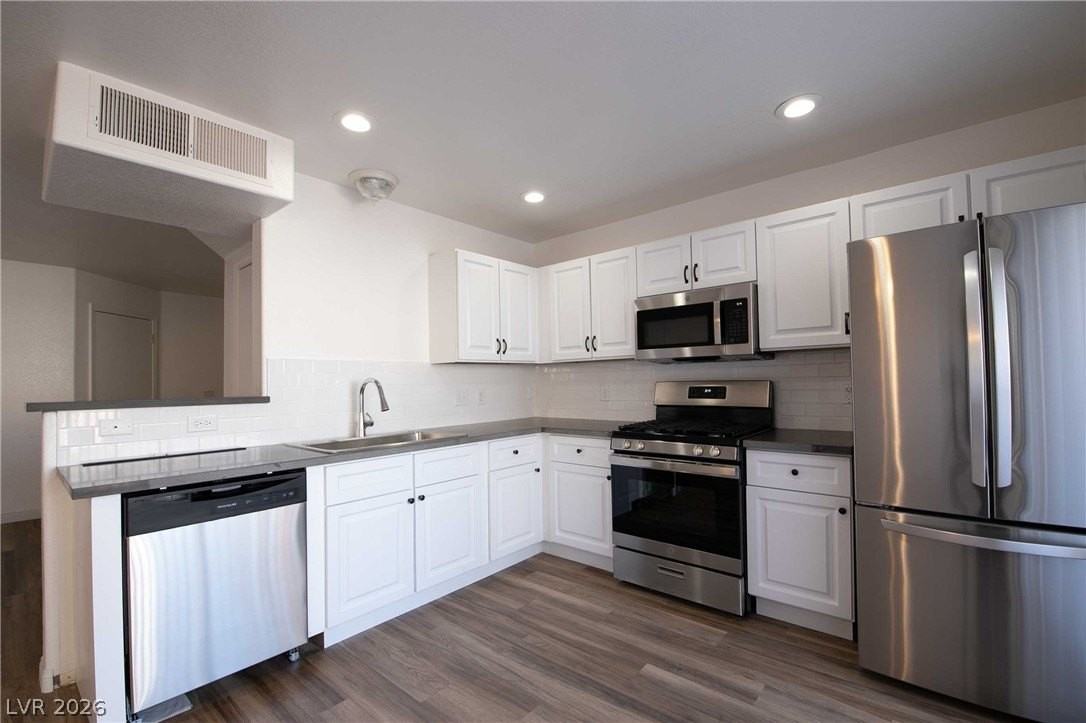 3280 Cheyenne Gardens Way - Photo 4 of 22