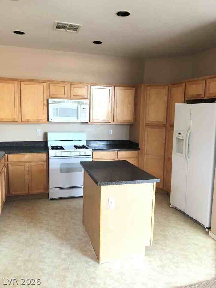 706 Aloe Yucca Ave - Photo 5 of 21