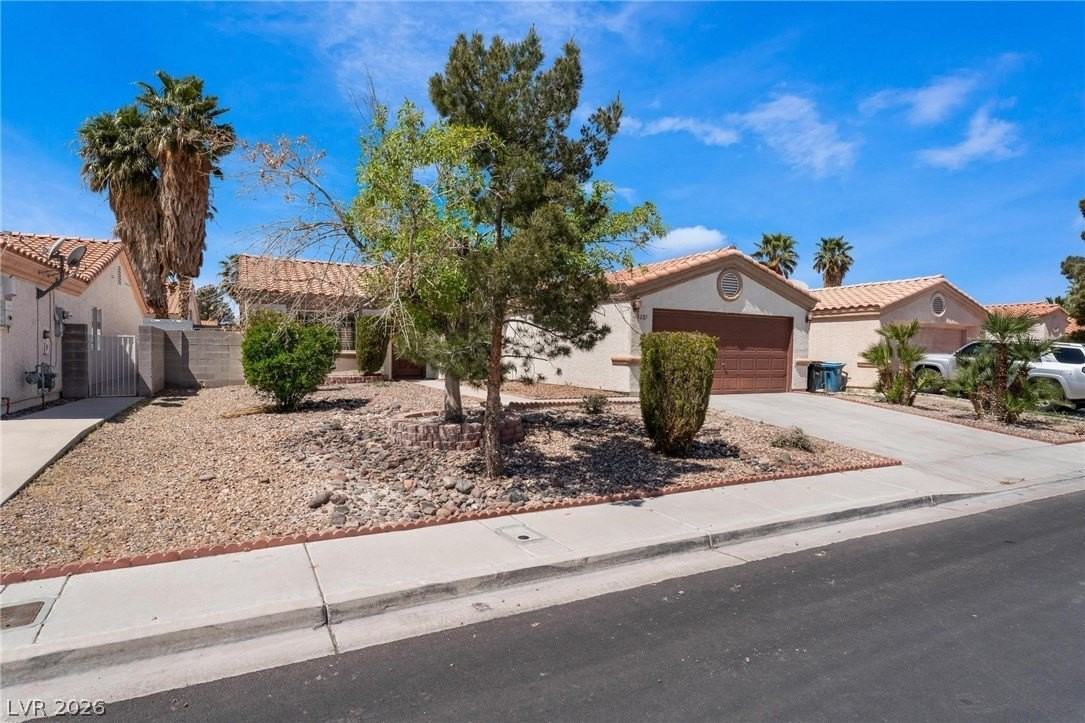 5223 Sangara Dr - Photo 3 of 35