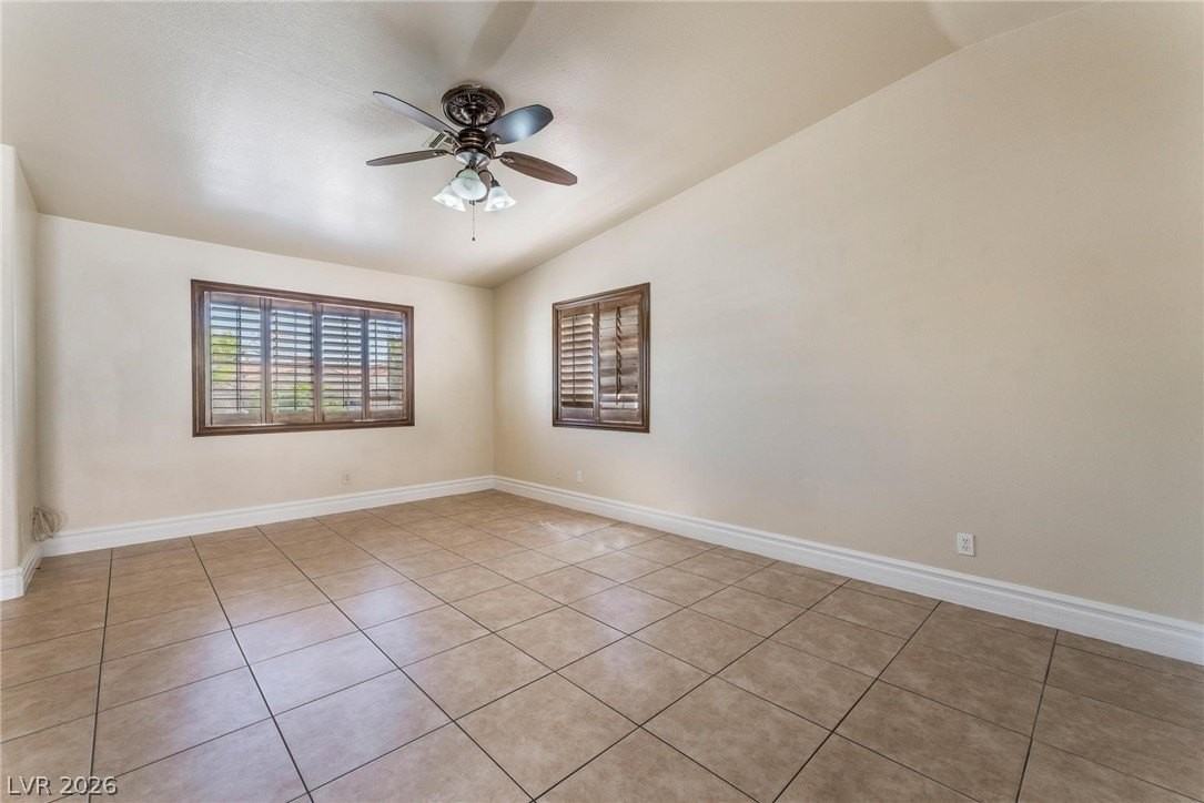 5223 Sangara Dr - Photo 6 of 35