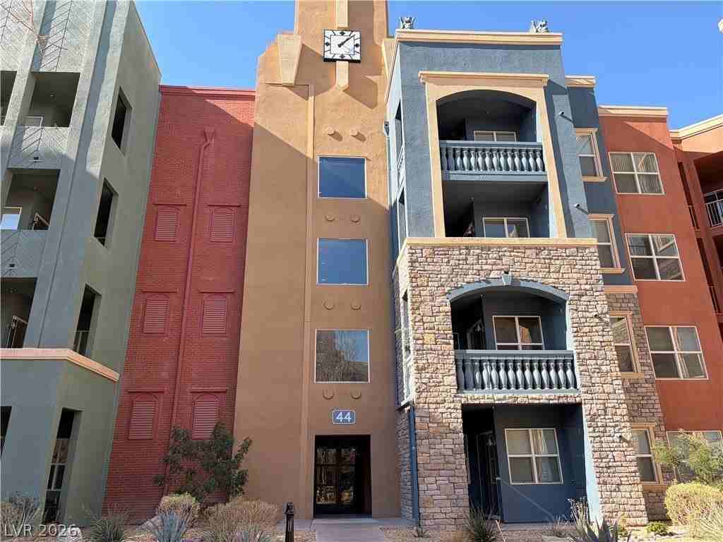 44 E Serene Ave #304