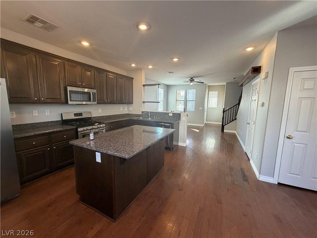 10806 Old Ironsides Ave - Photo 6 of 29