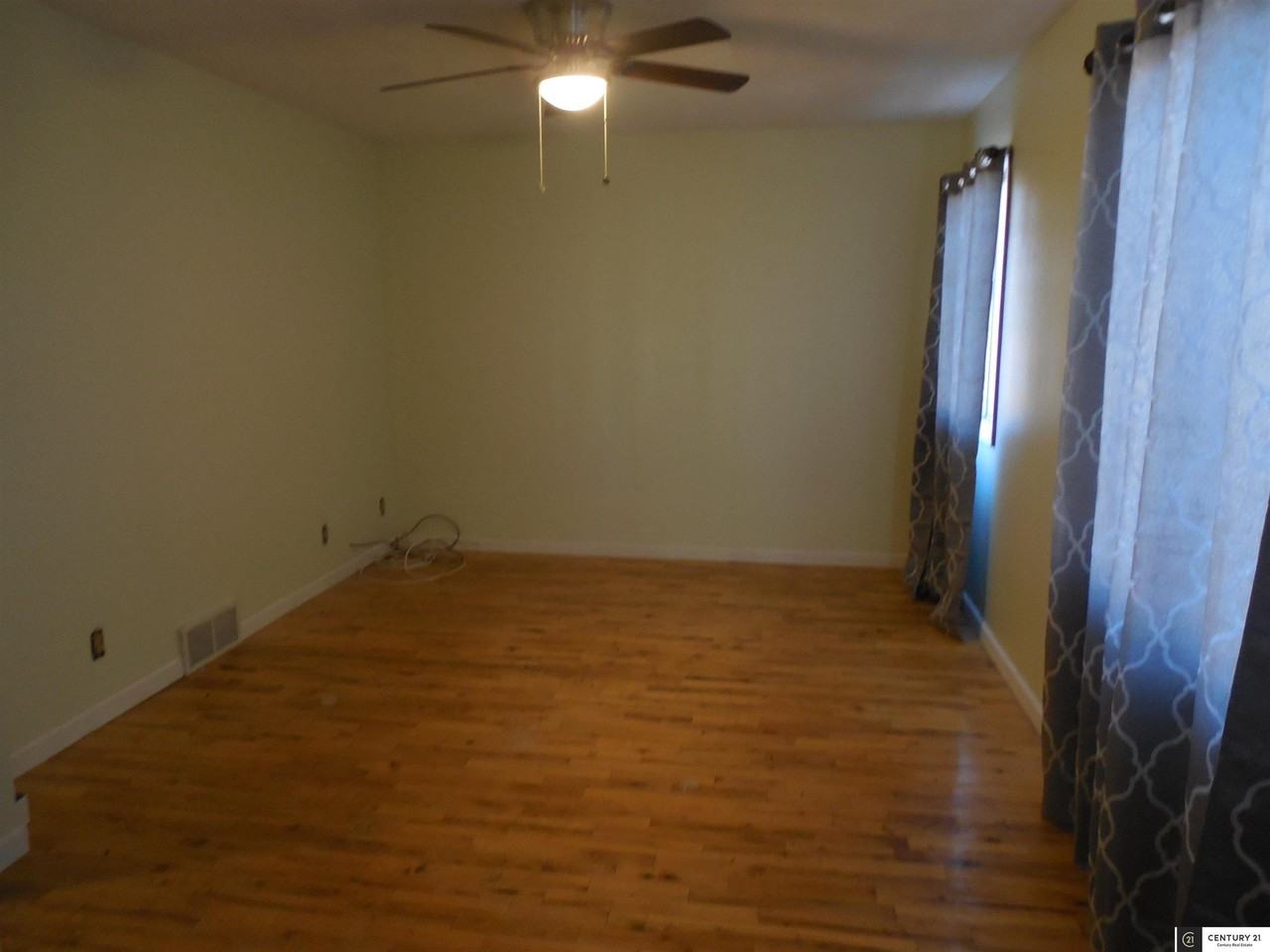 2005 Edward R Danner Plz - Photo 5 of 14