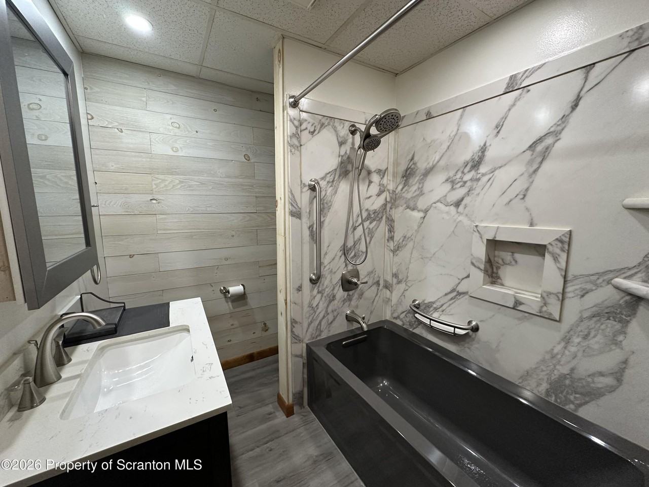 548 Main St - Photo 2 of 13