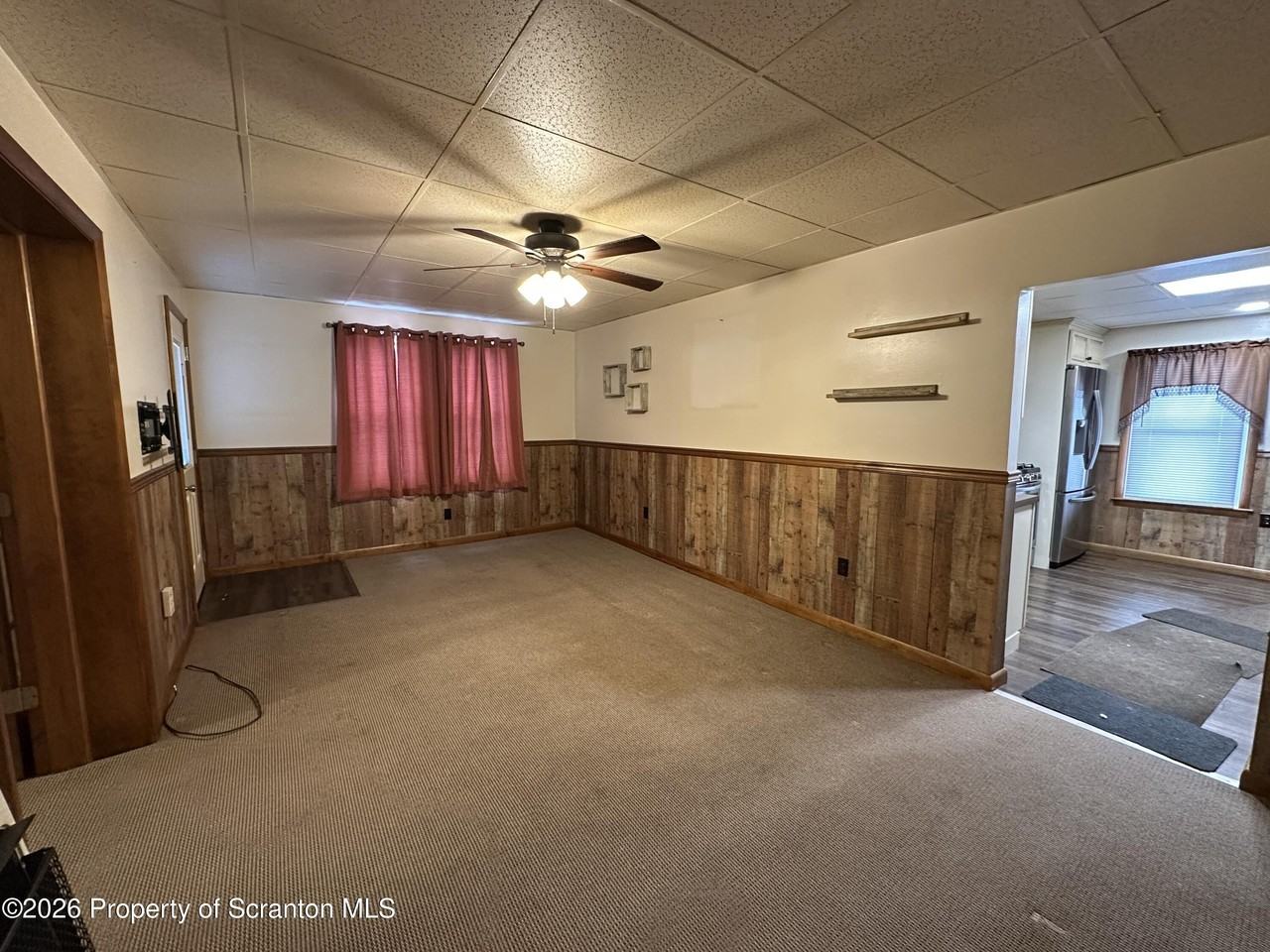 548 Main St - Photo 4 of 13