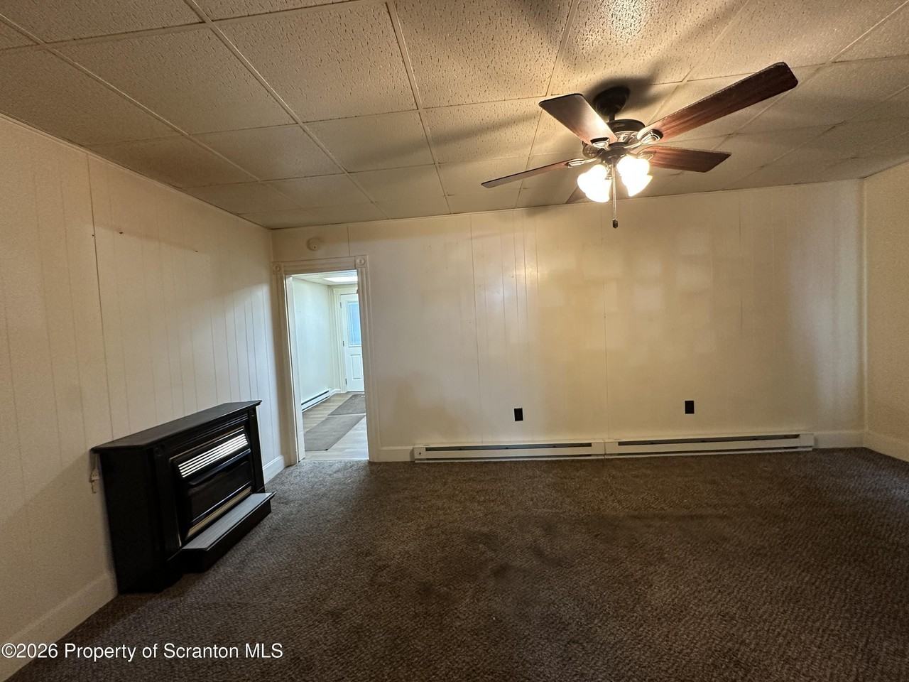 546 Main St - Photo 2 of 14