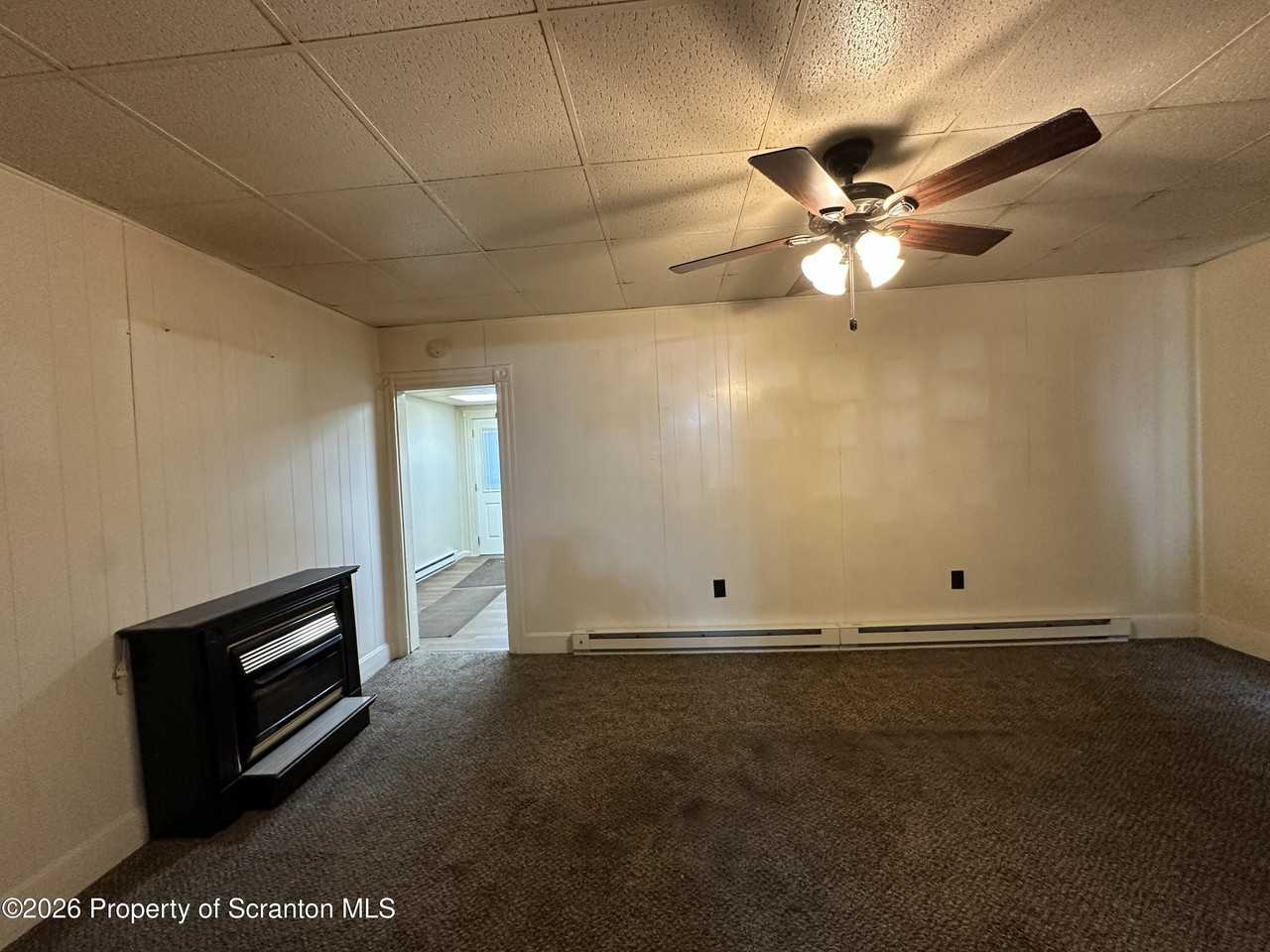 546 Main St - Photo 3 of 14