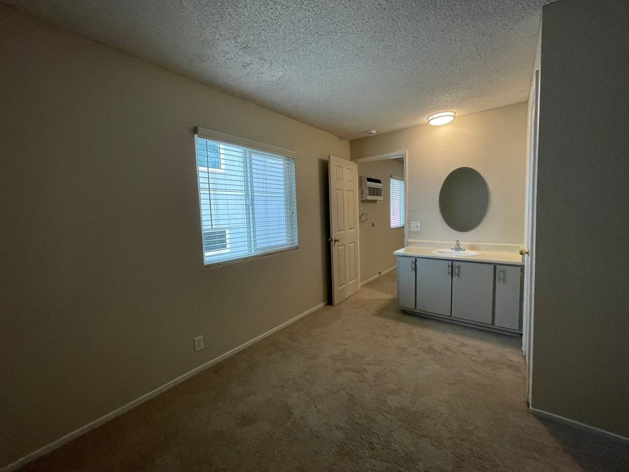 06 1616, E Street - 06 #06 - Photo 6 of 8