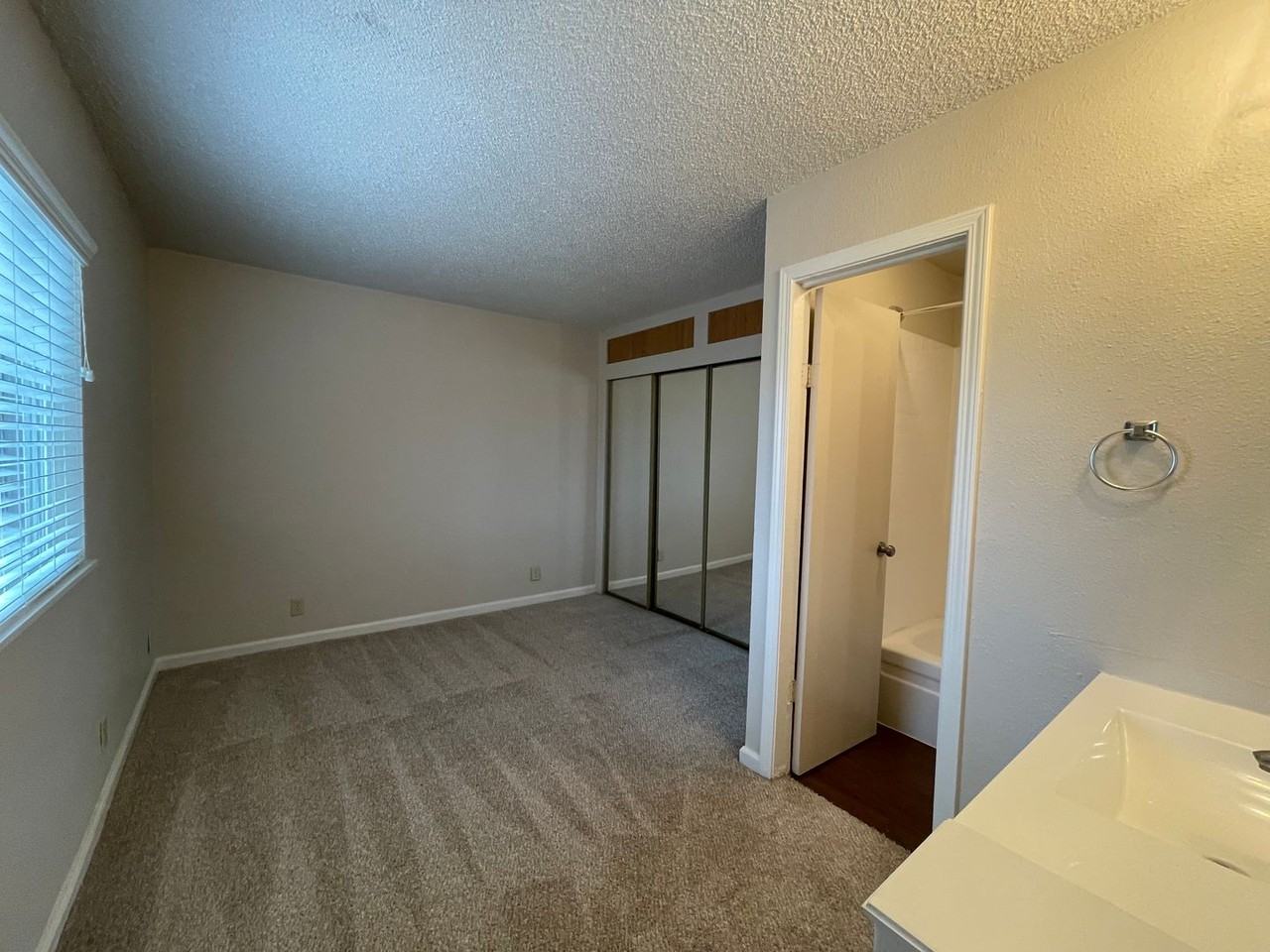 11 1616, E Street  - 11 #11 - Photo 5 of 7