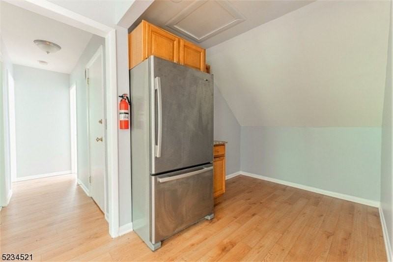 18 Macfarlan Ave - Photo 5 of 13