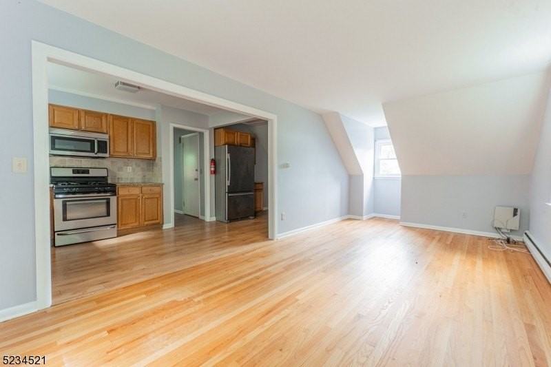 18 Macfarlan Ave - Photo 7 of 13