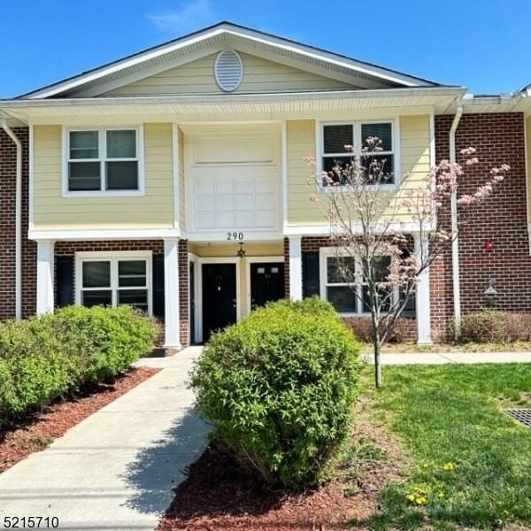 290 3rd St #D1 - Photo 2 of 21