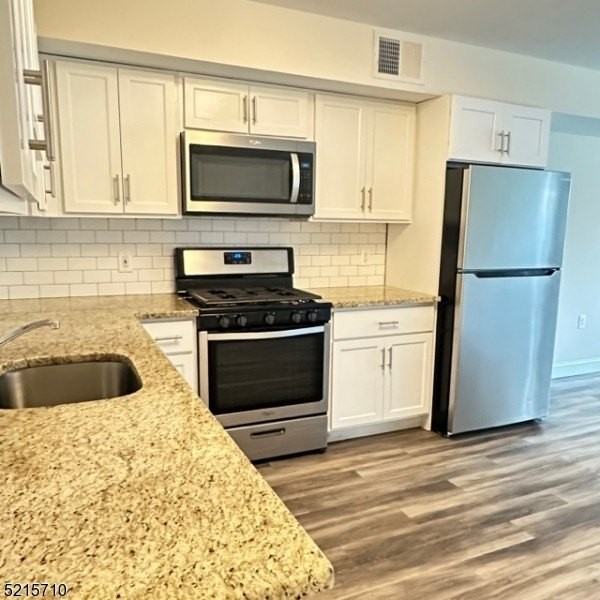 290 3rd St #D1 - Photo 6 of 21