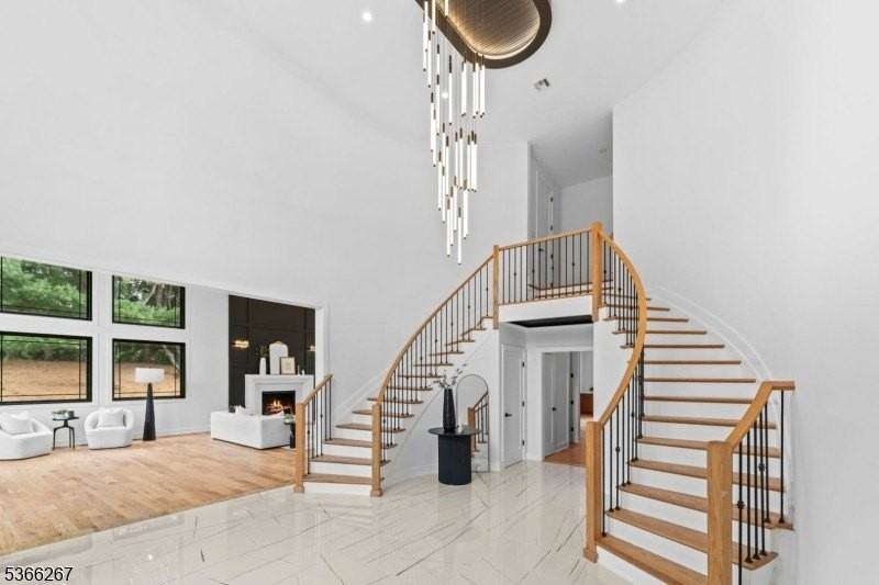 465 Cherry Ln - Photo 5 of 49