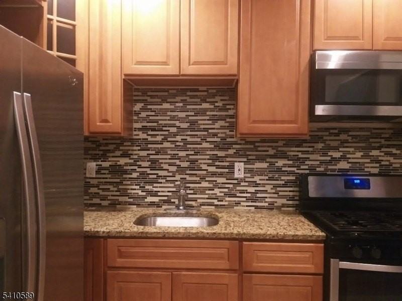 712 S Park St - Photo 2 of 12