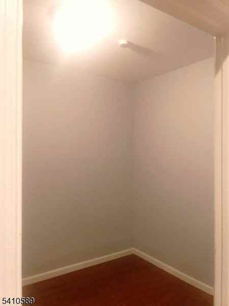 712 S Park St - Photo 6 of 12