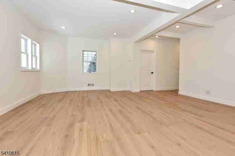 383 Lafayette Ave - Photo 7 of 21