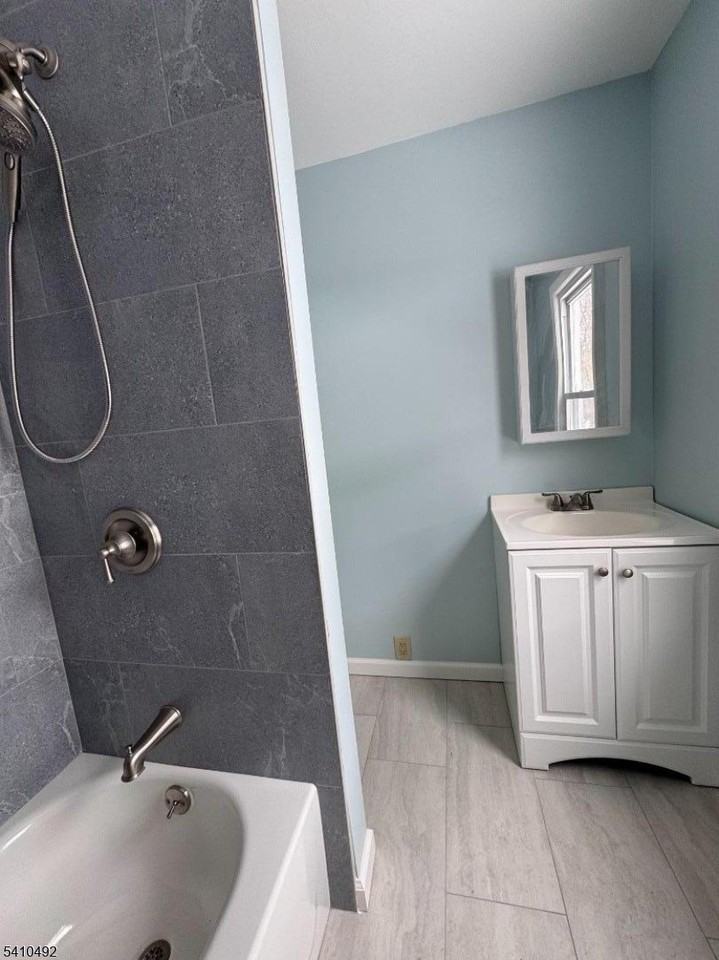 14 Glen Rd - Photo 5 of 13