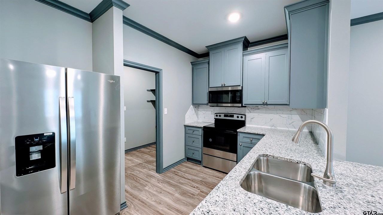 10633 Fm 2767 - Photo 2 of 13