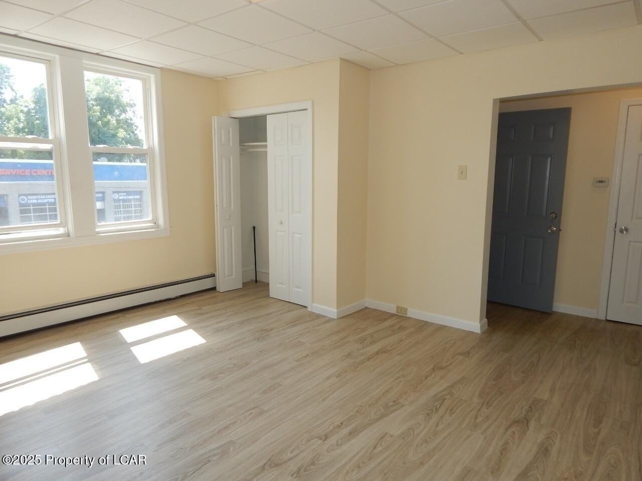 342 Wyoming Ave - Photo 3 of 10