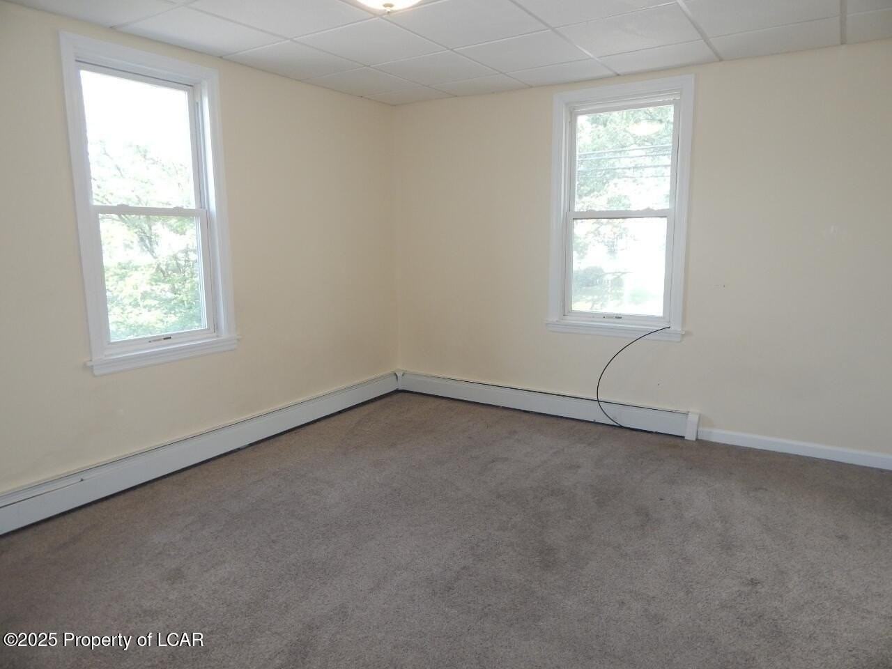 342 Wyoming Ave - Photo 4 of 10