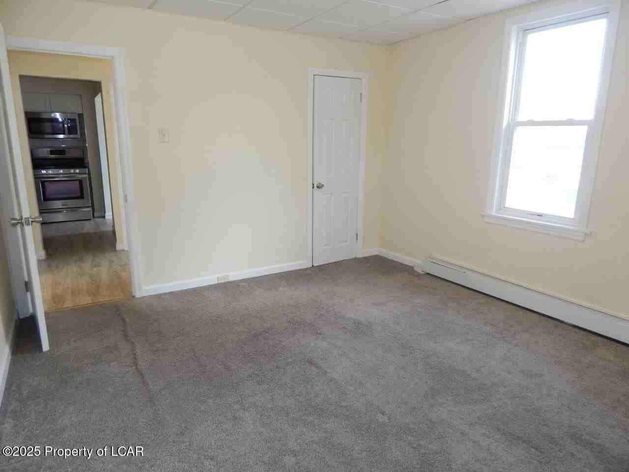 342 Wyoming Ave - Photo 5 of 10