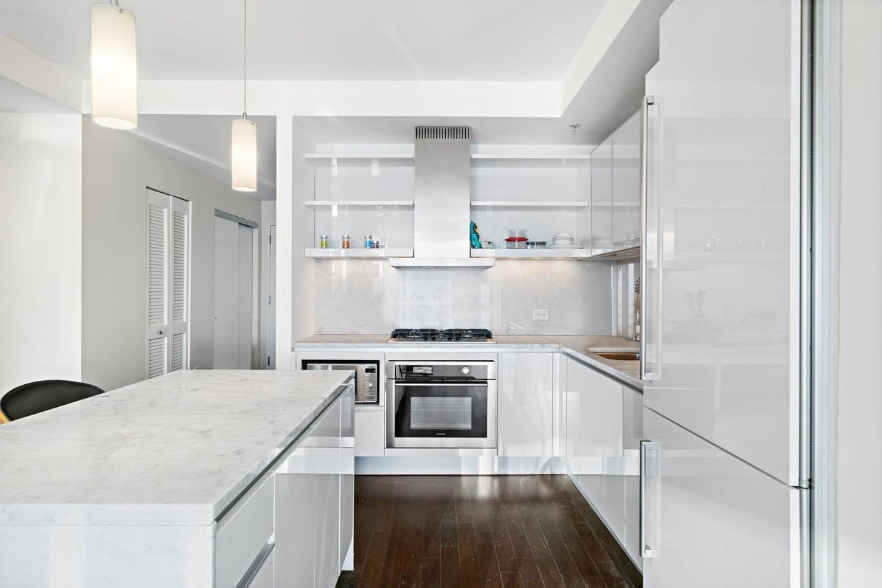 77 Hudson St #4008 - Photo 3 of 20