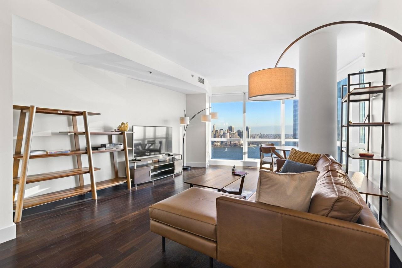 77 Hudson St #4008 - Photo 4 of 20