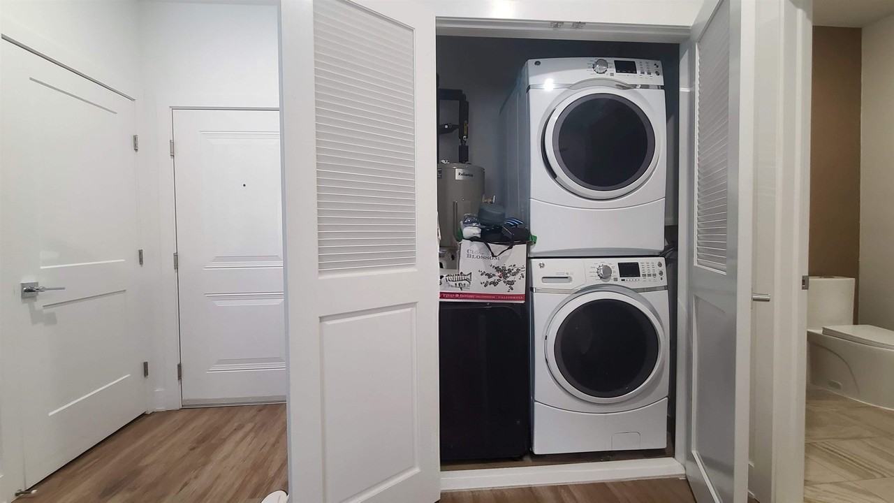 111 75th St #205 - Photo 4 of 19