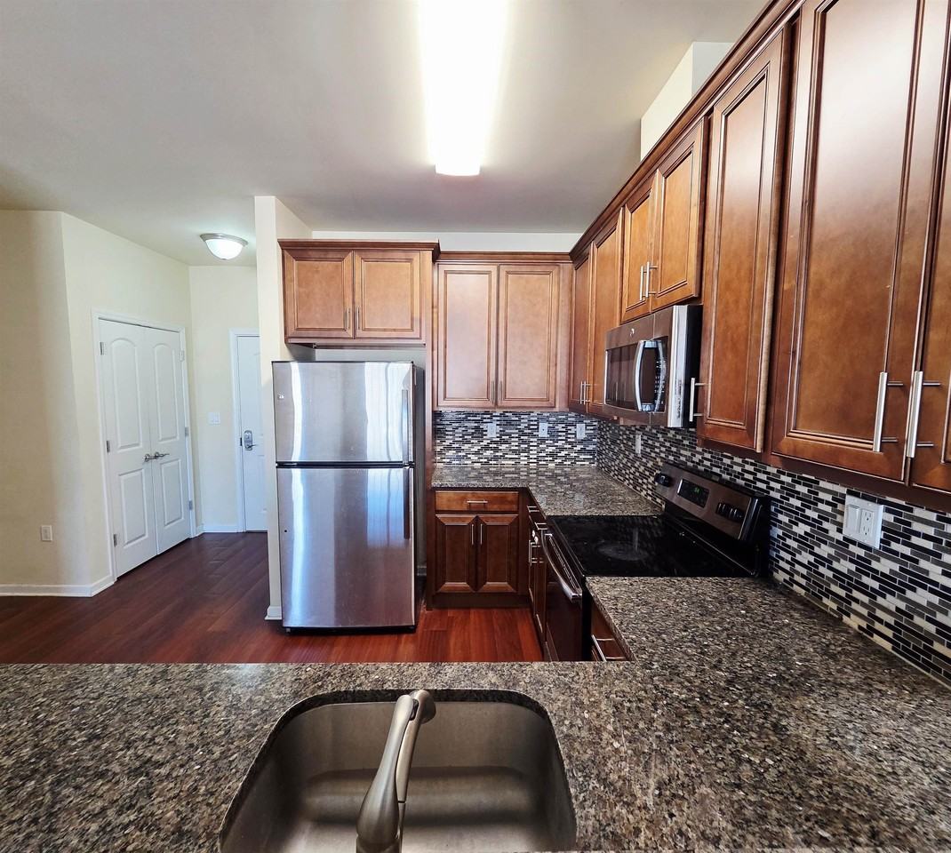 5817 Jefferson St #305 - Photo 4 of 15