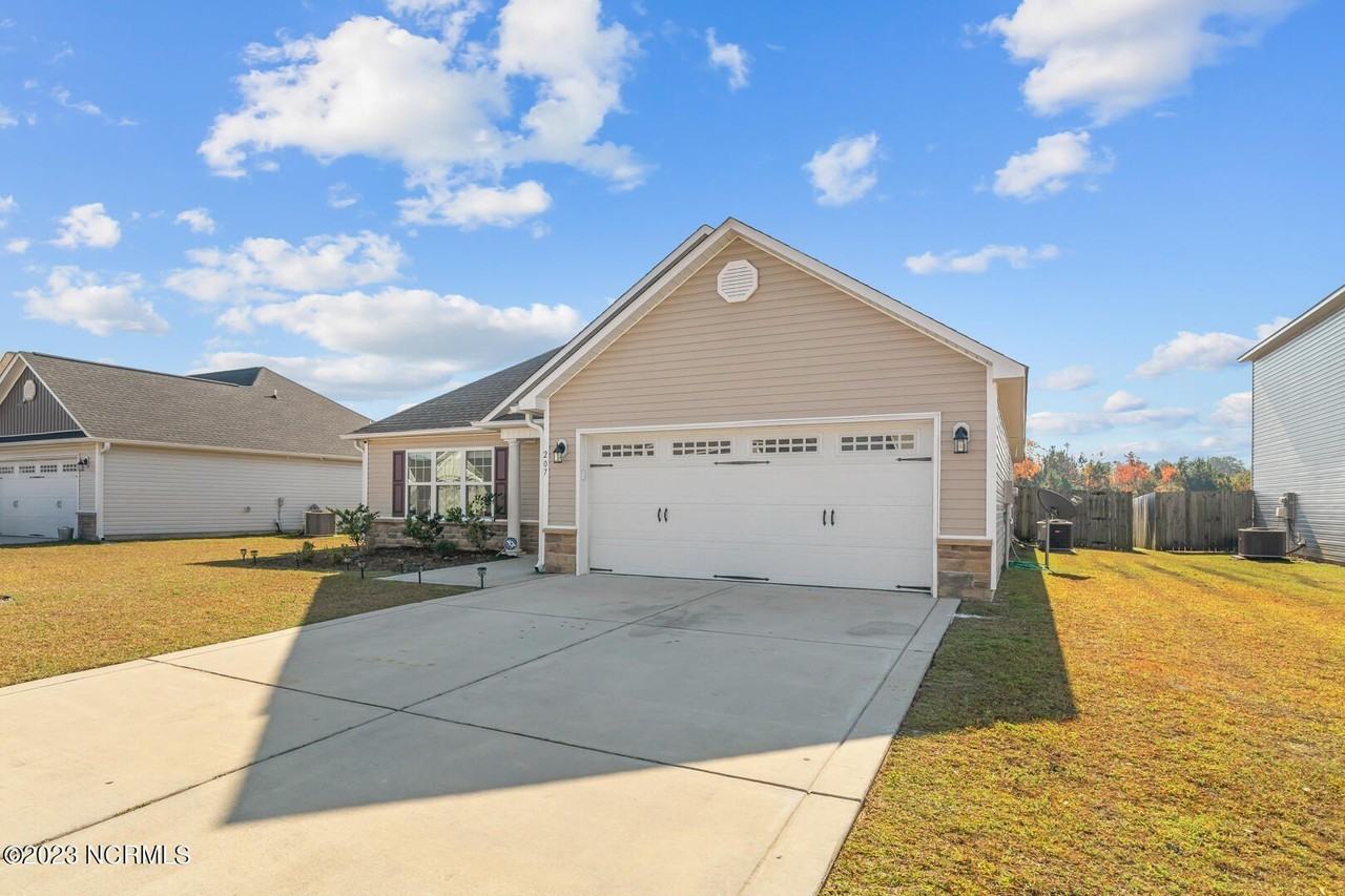 207 Messenger Ct - Photo 2 of 34