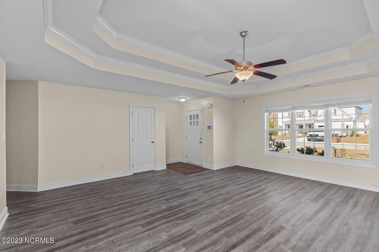 207 Messenger Ct - Photo 7 of 34