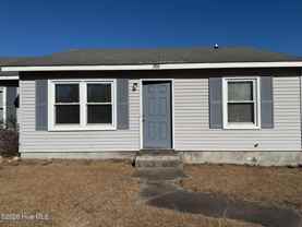 1808 Burgaw Hwy - Photo 1 of 1