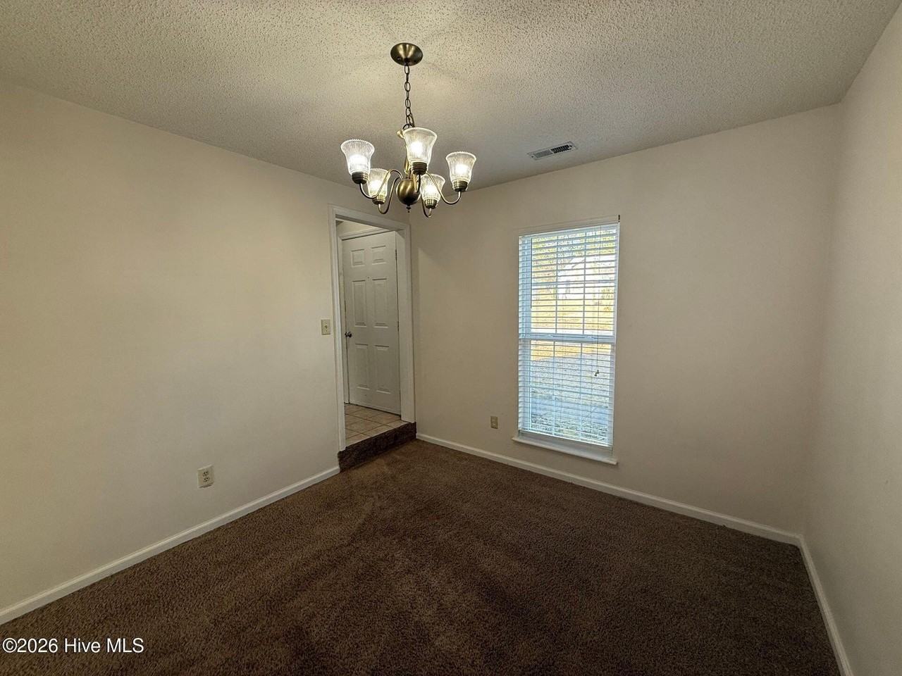 2636 Idlebrook Cir - Photo 4 of 11