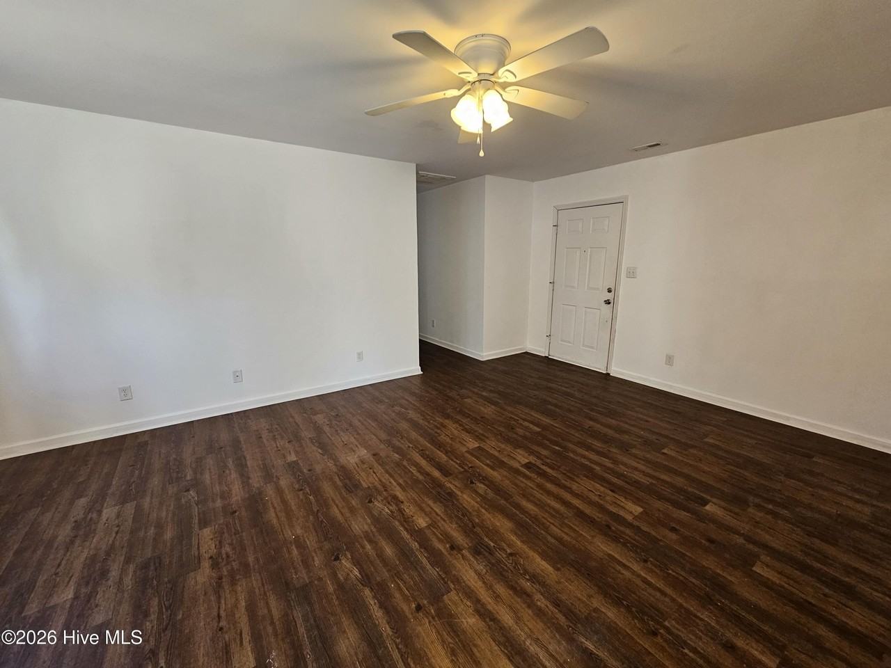 403 Somerset Cv - Photo 2 of 17