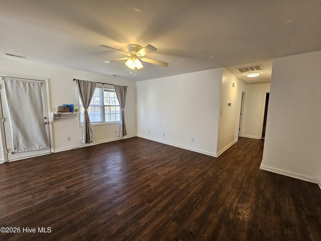 403 Somerset Cv - Photo 3 of 17