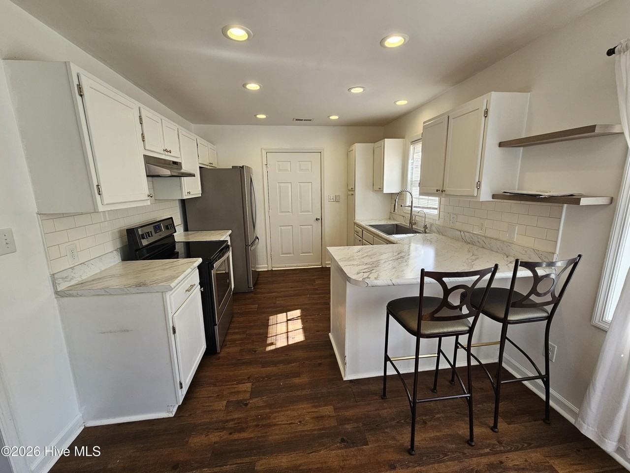 403 Somerset Cv - Photo 5 of 17