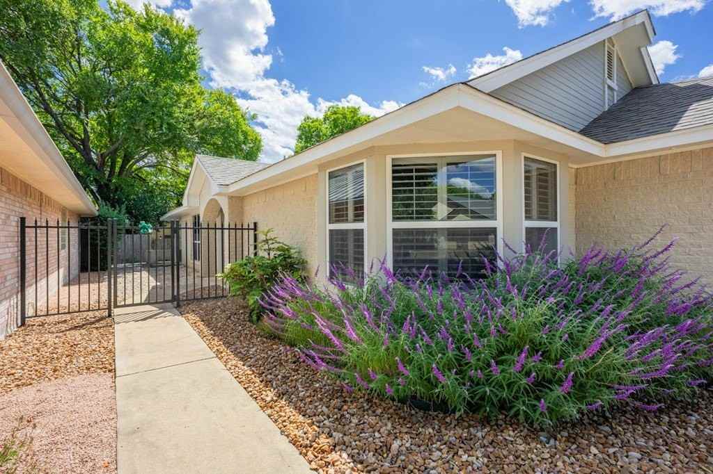 127 Terrace Ln - Photo 2 of 26