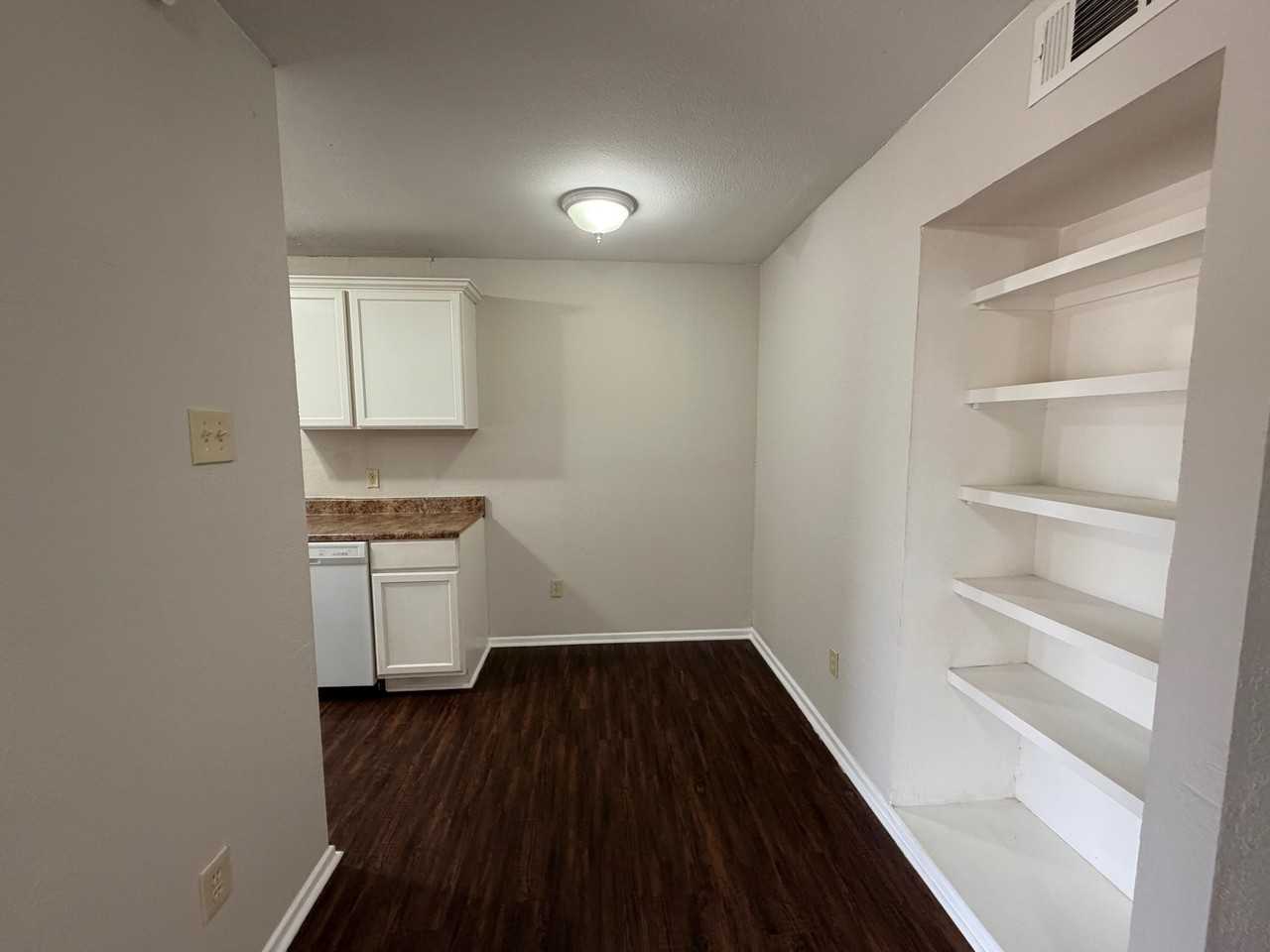 3302 Salisbury Ave Apt B #B - Photo 6 of 14