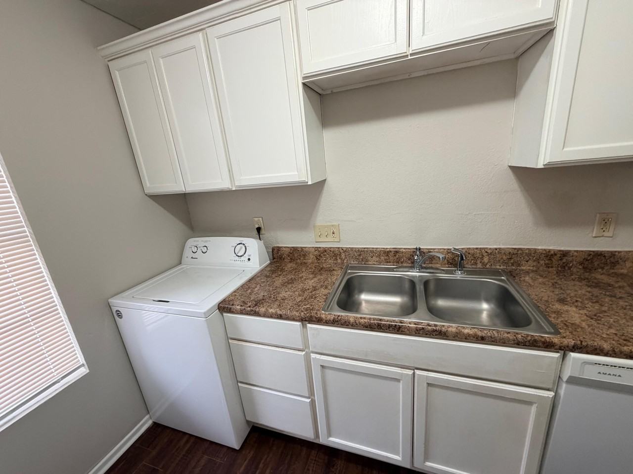 3302 Salisbury Ave Apt B #B - Photo 7 of 14