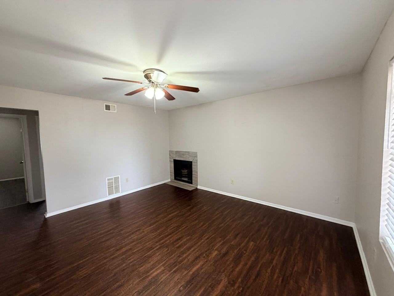 3302 Salisbury Ave Apt D #D - Photo 3 of 12