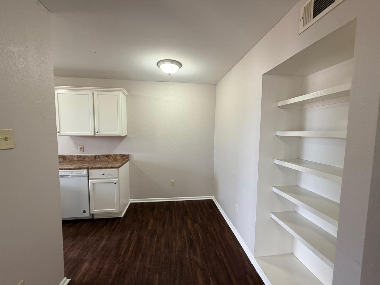 3302 Salisbury Ave Apt D #D - Photo 5 of 12