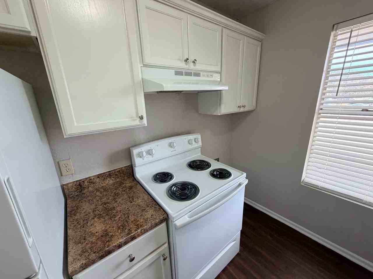 3302 Salisbury Ave Apt D #D - Photo 7 of 12