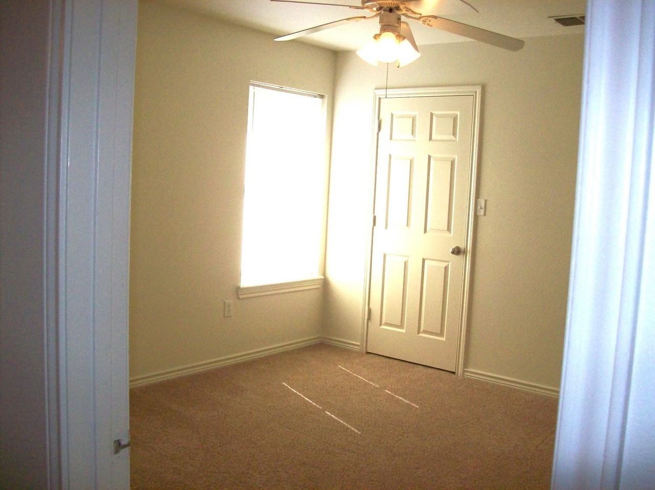 803 N Bangor Ave Apt A #A - Photo 3 of 14