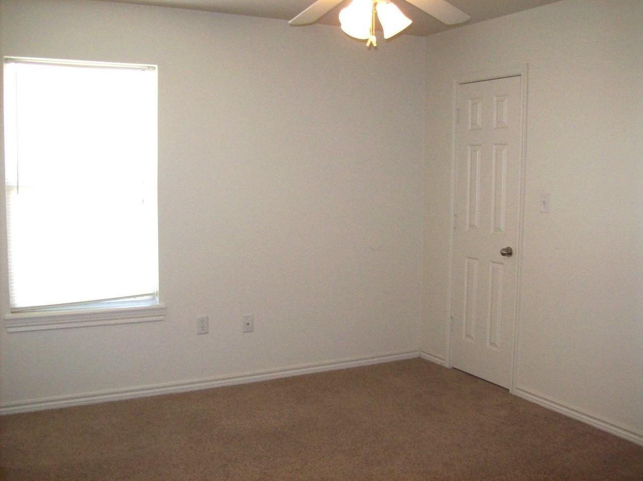 803 N Bangor Ave Apt A #A - Photo 5 of 14