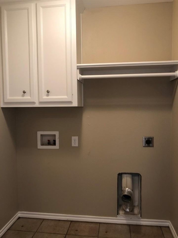 2204 100th St - Photo 5 of 18