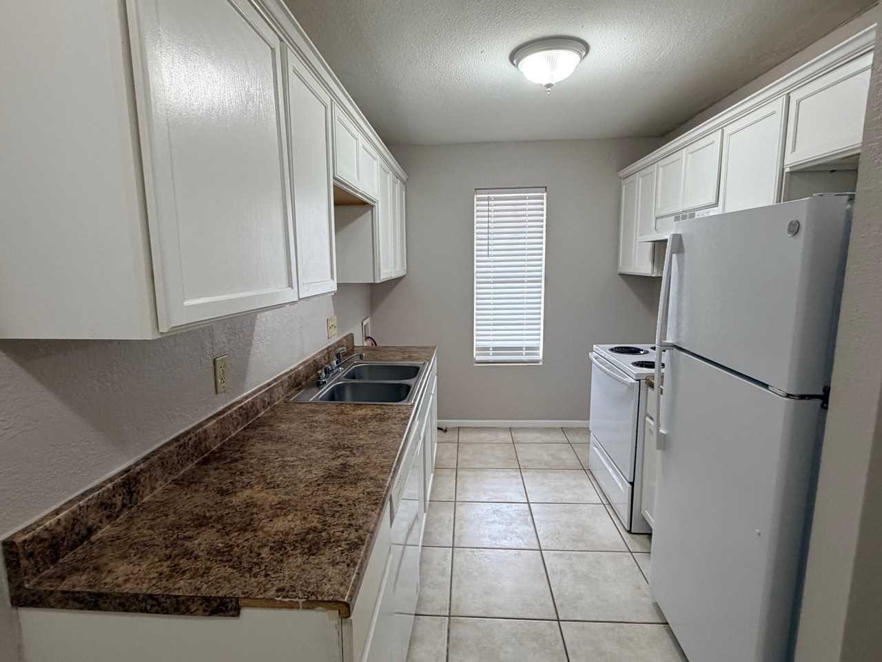 3302 Salisbury Ave Apt C #C - Photo 5 of 11